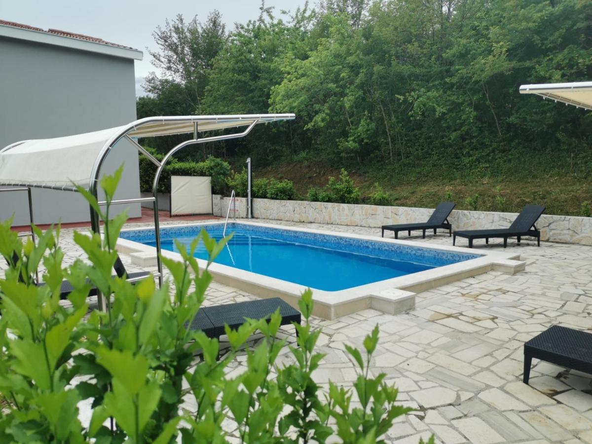 Holiday Home Mandalena Бузет Экстерьер фото